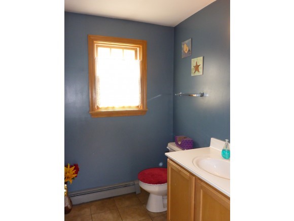 10 Union Street Winchester, NH 03470 - Photo 5 of 19 Gallery Image 5