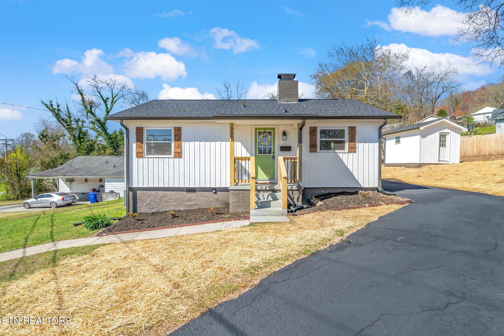 121 California Avenue Oak Ridge, TN 37830 - Photo 1 of 33