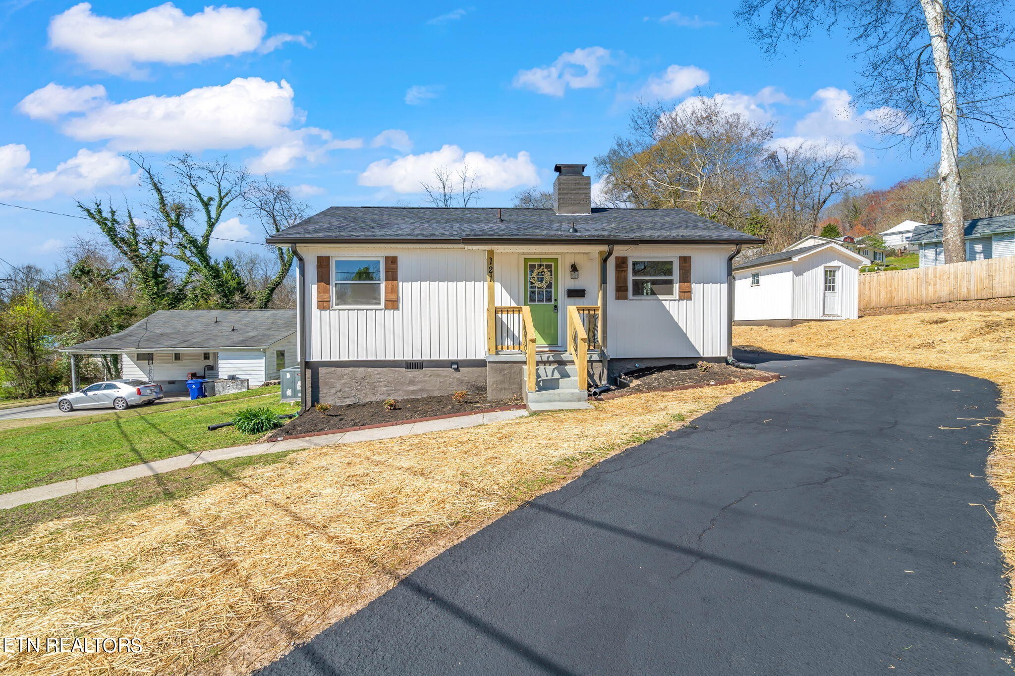 121 California Avenue Oak Ridge, TN 37830 - Photo 2 of 33