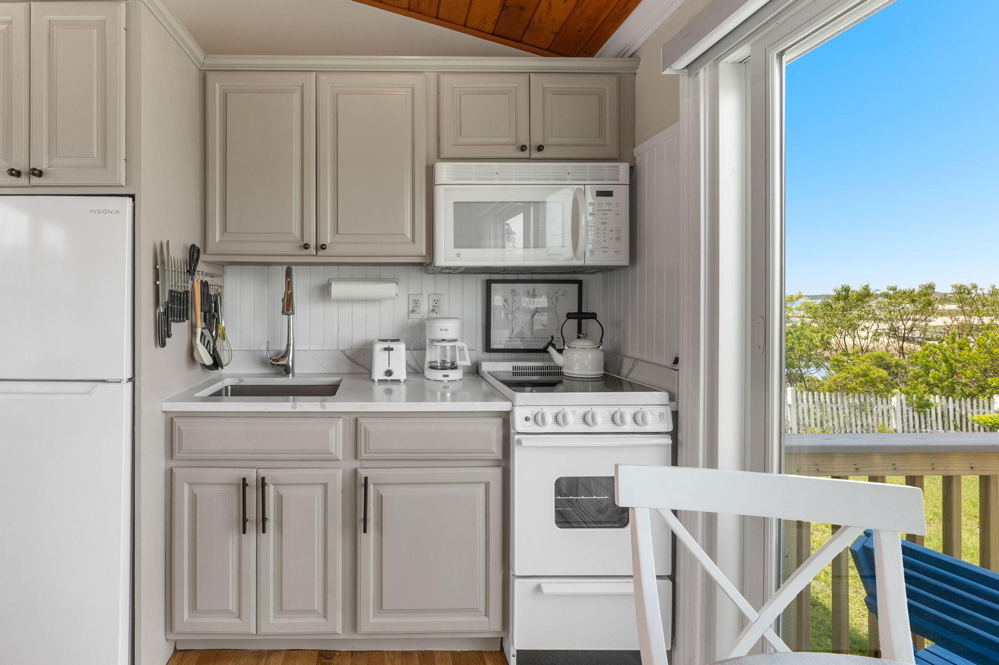 9 Windemere Road, Unit 8 West Yarmouth, MA 02673 - Photo 11 of 38 10-web-or-mls-9-windemere-rd