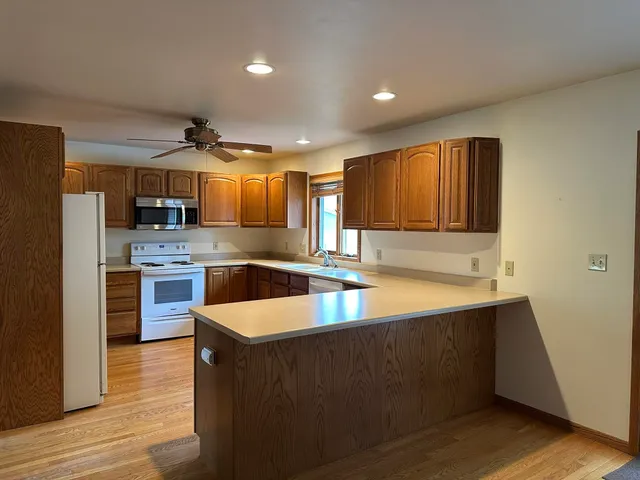 $189,900 | 401 Shumway Street, Lena, IL 61048