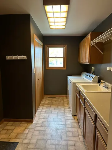 $189,900 | 401 Shumway Street, Lena, IL 61048