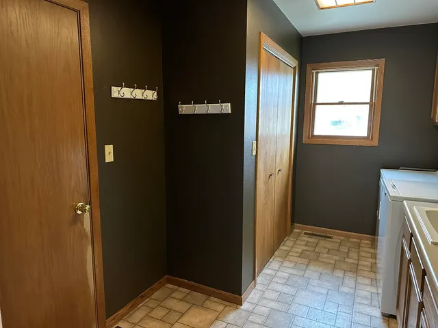 $189,900 | 401 Shumway Street, Lena, IL 61048