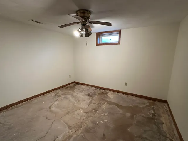 $189,900 | 401 Shumway Street, Lena, IL 61048