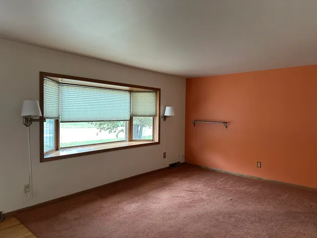 $189,900 | 401 Shumway Street, Lena, IL 61048