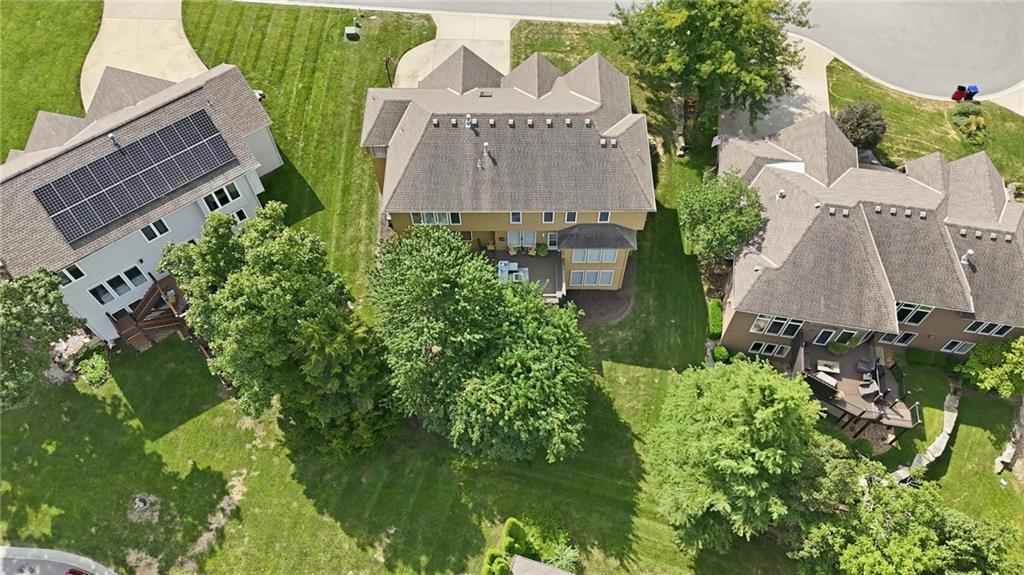 172 Northeast Hidden Ridge Lane Lee's Summit, MO 64064 - Photo 73 of 83 Gallery Image 73