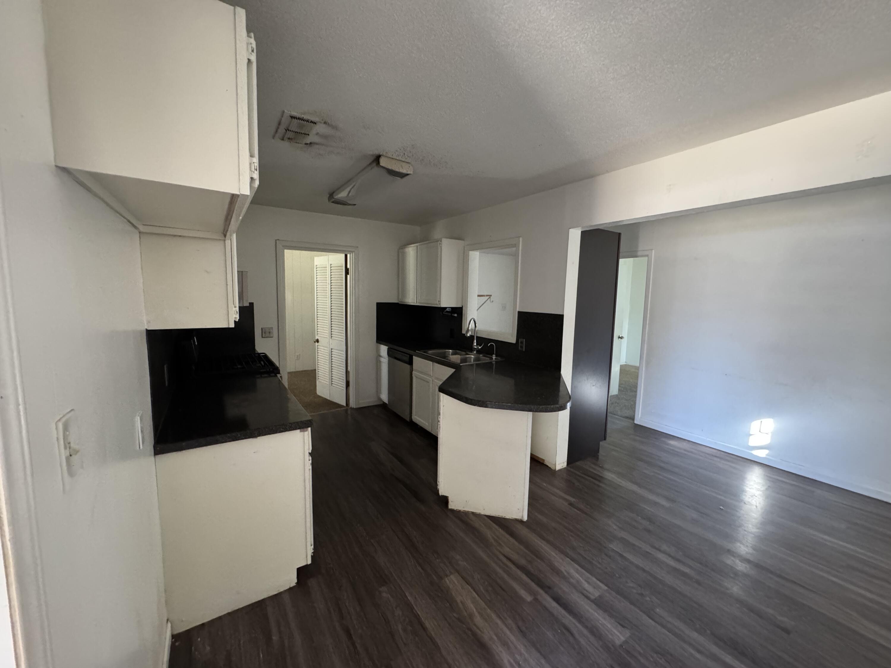 2016 47th Street Lubbock, TX 79412 - Photo 4 of 24 IMG_5870