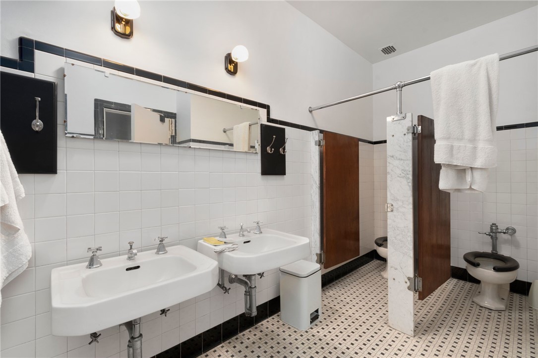 216 Main Street Pawtucket, RI 02860 - Photo 23 of 49