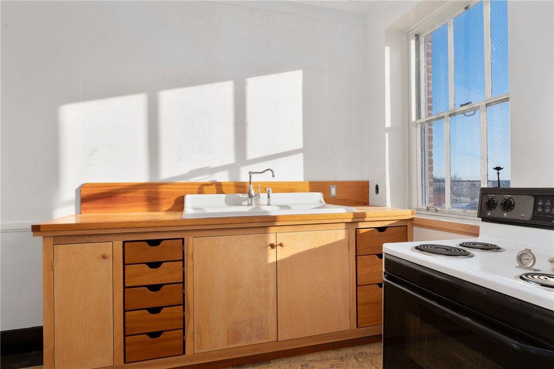 216 Main Street Pawtucket, RI 02860 - Photo 29 of 49