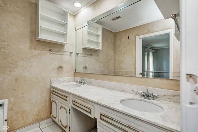 $105,000 | 6417 Park Central Drive West, Unit D, Indianapolis, IN 46260