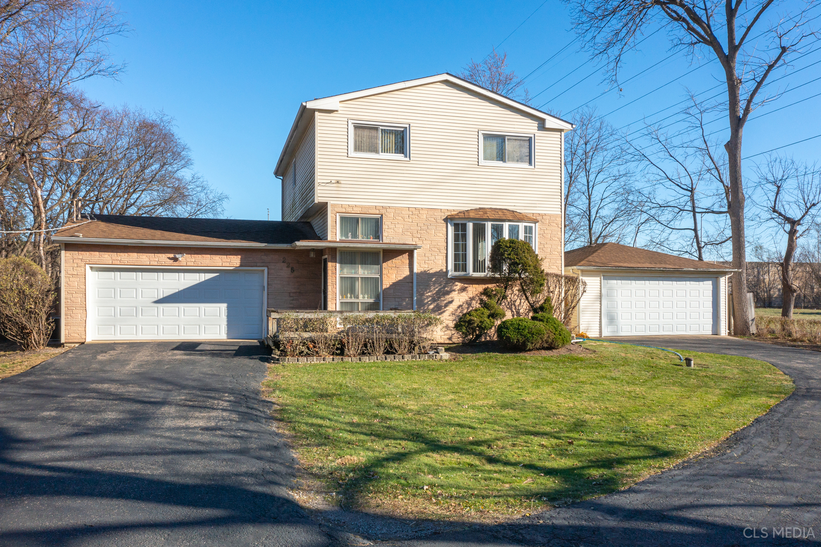 225 East River Road Des Plaines, IL 60016 - Photo 2 of 26 Gallery Image 2