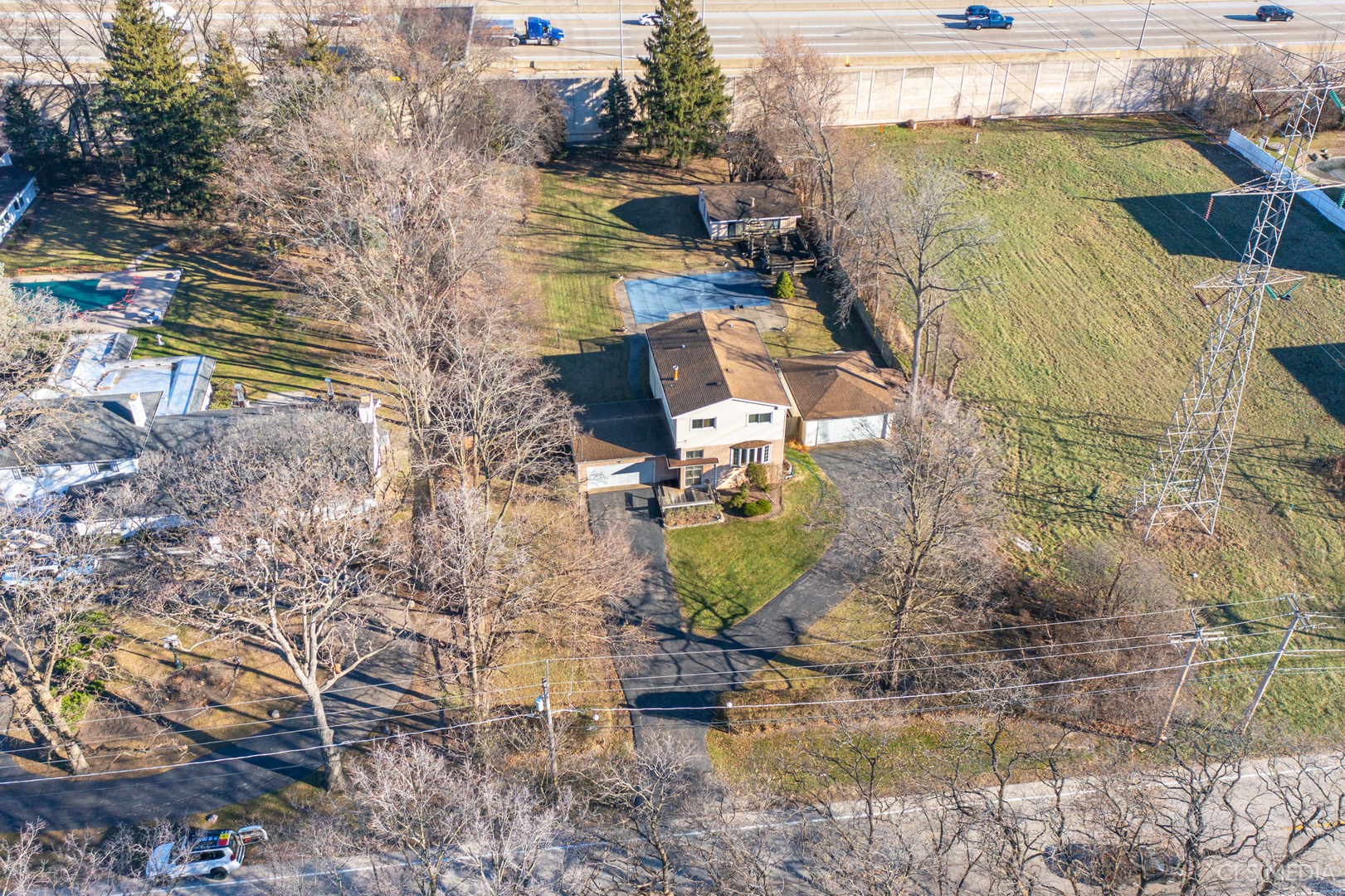 225 East River Road Des Plaines, IL 60016 - Photo 7 of 26 Gallery Image 7