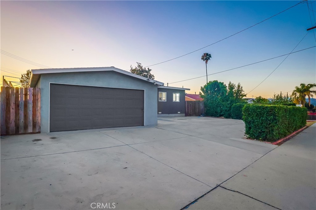 a view of a house with a garage