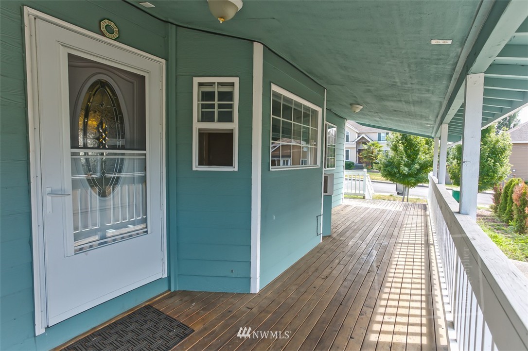 1712 Northeast 24th Street Renton, WA 98056 - Photo 2 of 11
