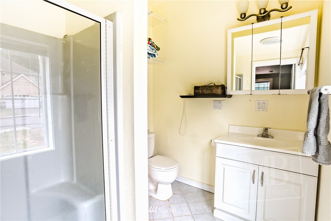 1712 Northeast 24th Street Renton, WA 98056 - Photo 8 of 11