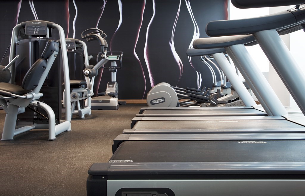 110 Stuart Street, Unit 18G Boston, MA 02116 - Photo 19 of 21 a view of gym equipment