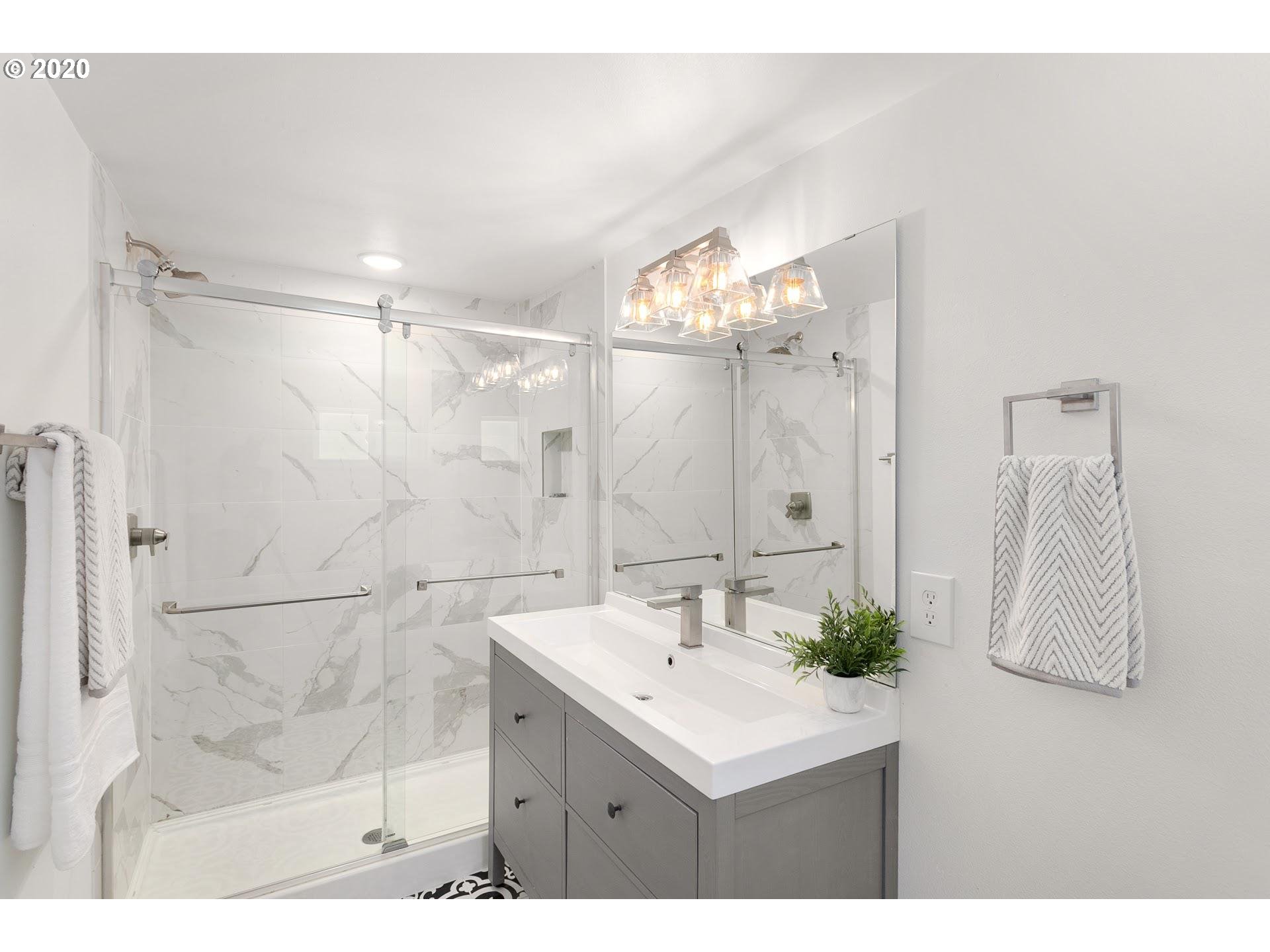 6785 Southwest Vermont Street Portland, OR 97223 - Photo 14 of 25 Gallery Image 14