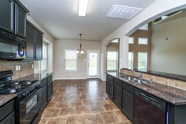 $2,700 | 31 Indian Palms Drive, Manvel, TX 77578