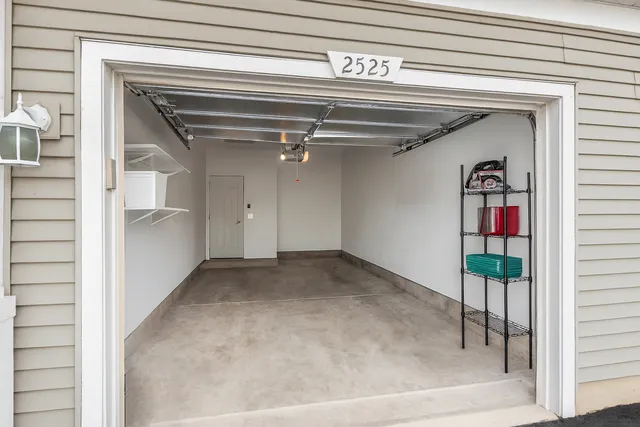 $235,000 | 2525 Park Ridge Court, Unit 2525, Crest Hill, IL 60403