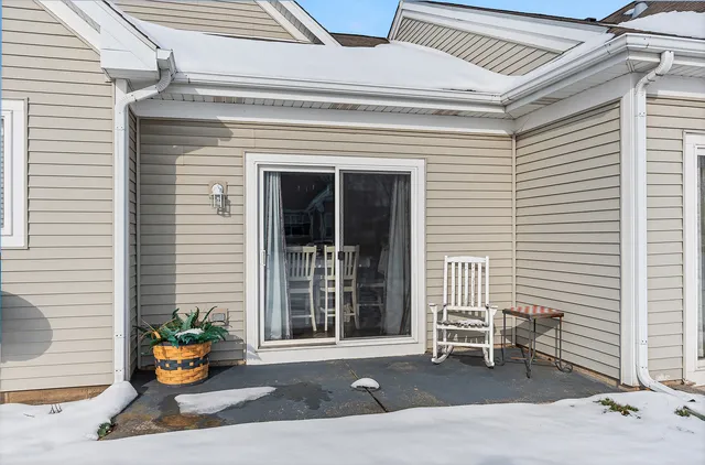 $235,000 | 2525 Park Ridge Court, Unit 2525, Crest Hill, IL 60403