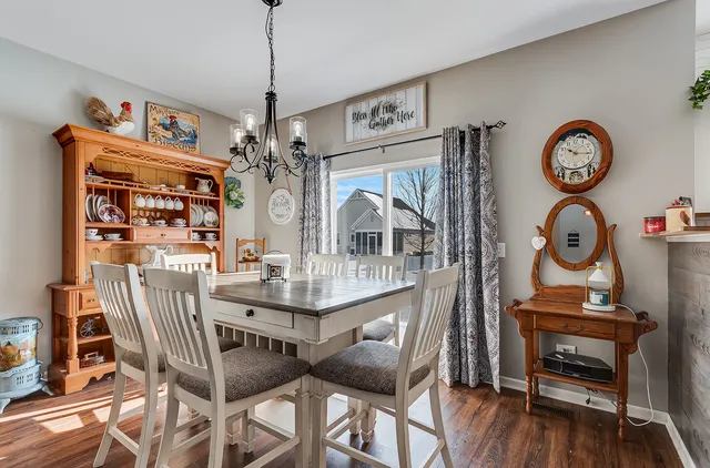 $235,000 | 2525 Park Ridge Court, Unit 2525, Crest Hill, IL 60403