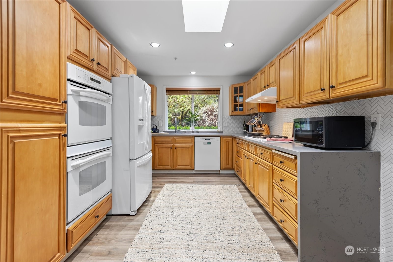 25927 Southeast 164th Street Issaquah, WA 98027 - Photo 11 of 40