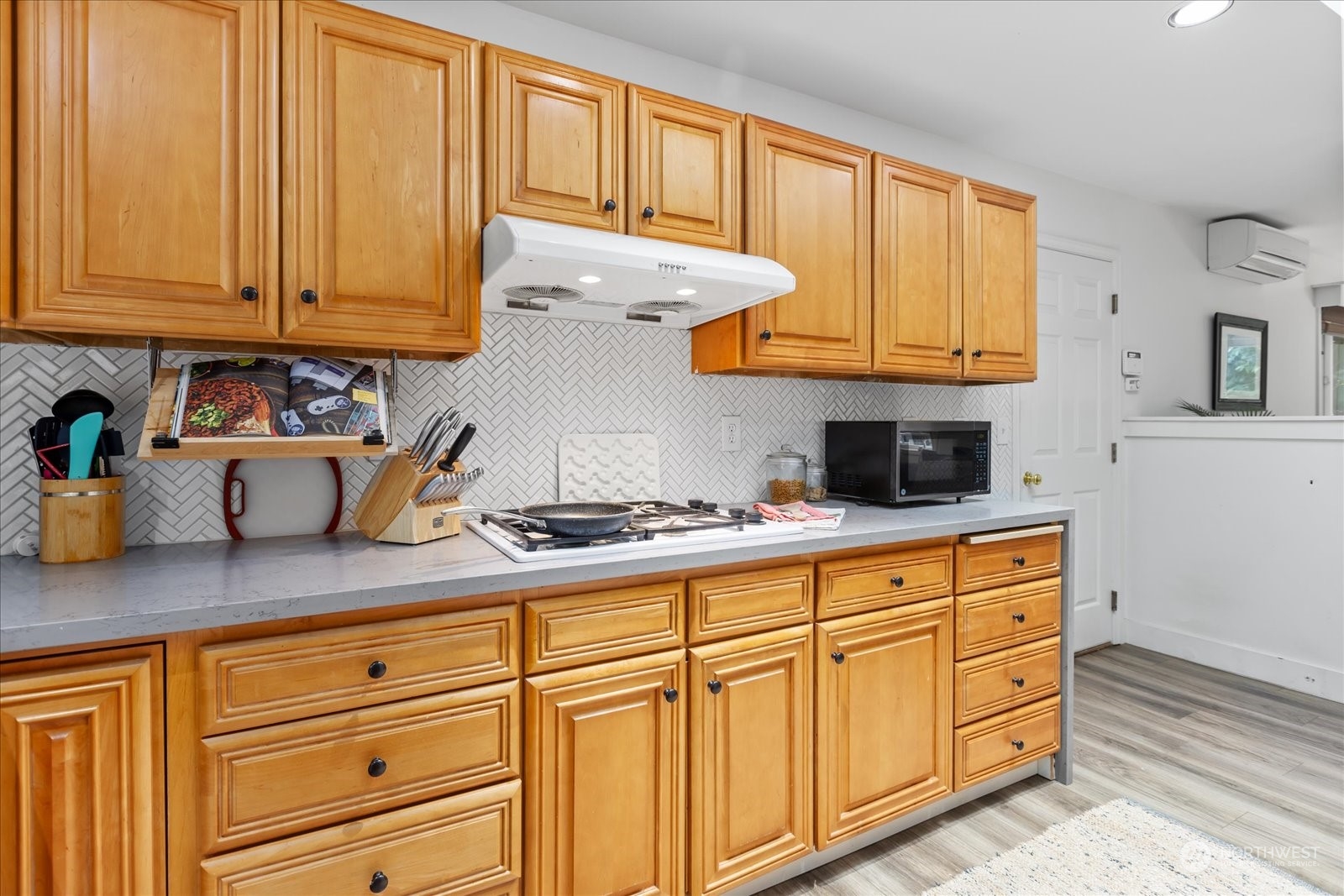 25927 Southeast 164th Street Issaquah, WA 98027 - Photo 13 of 40