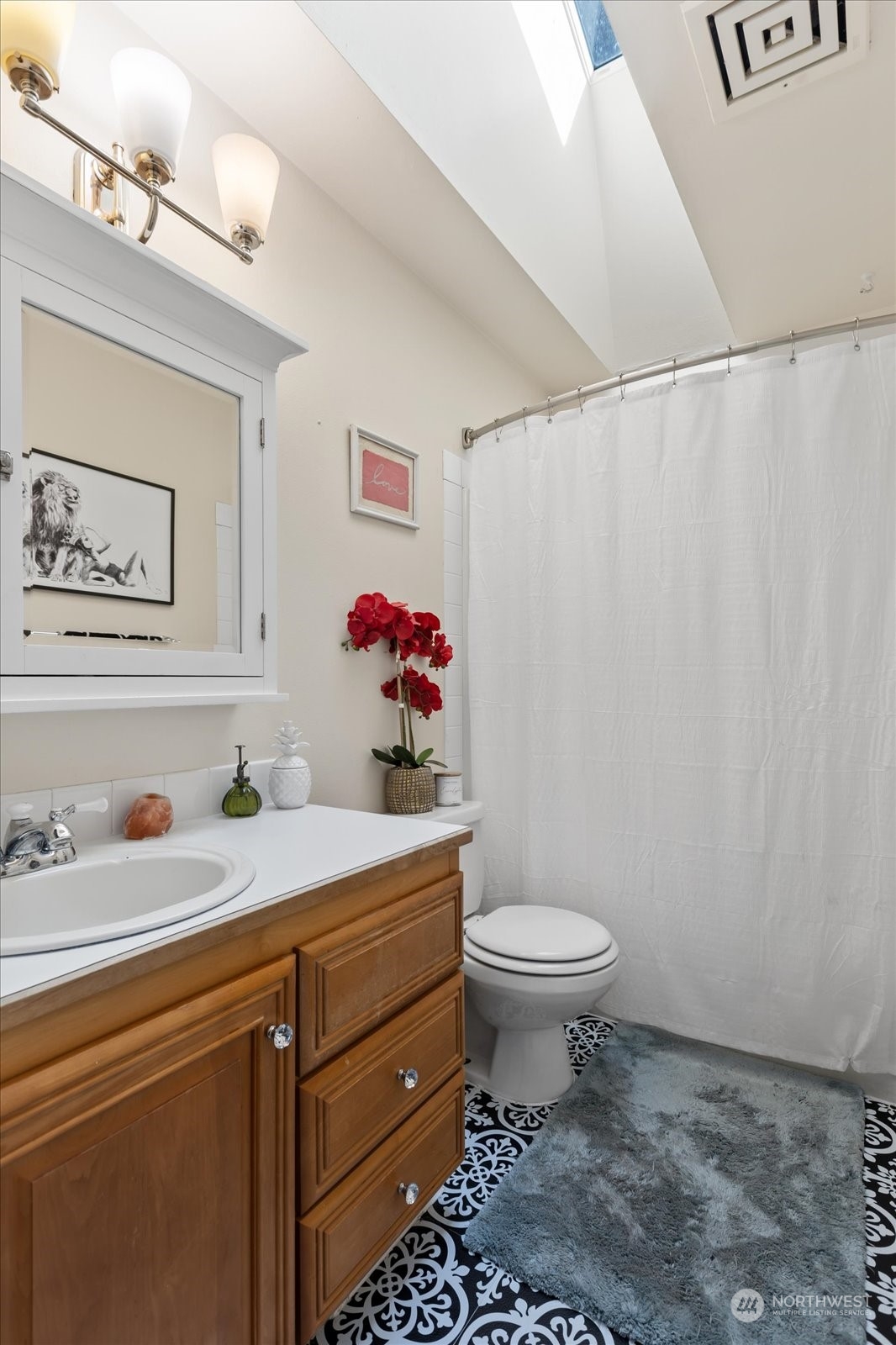 25927 Southeast 164th Street Issaquah, WA 98027 - Photo 17 of 40