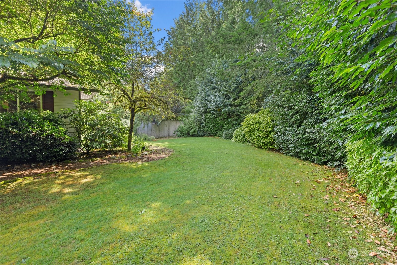 25927 Southeast 164th Street Issaquah, WA 98027 - Photo 37 of 40