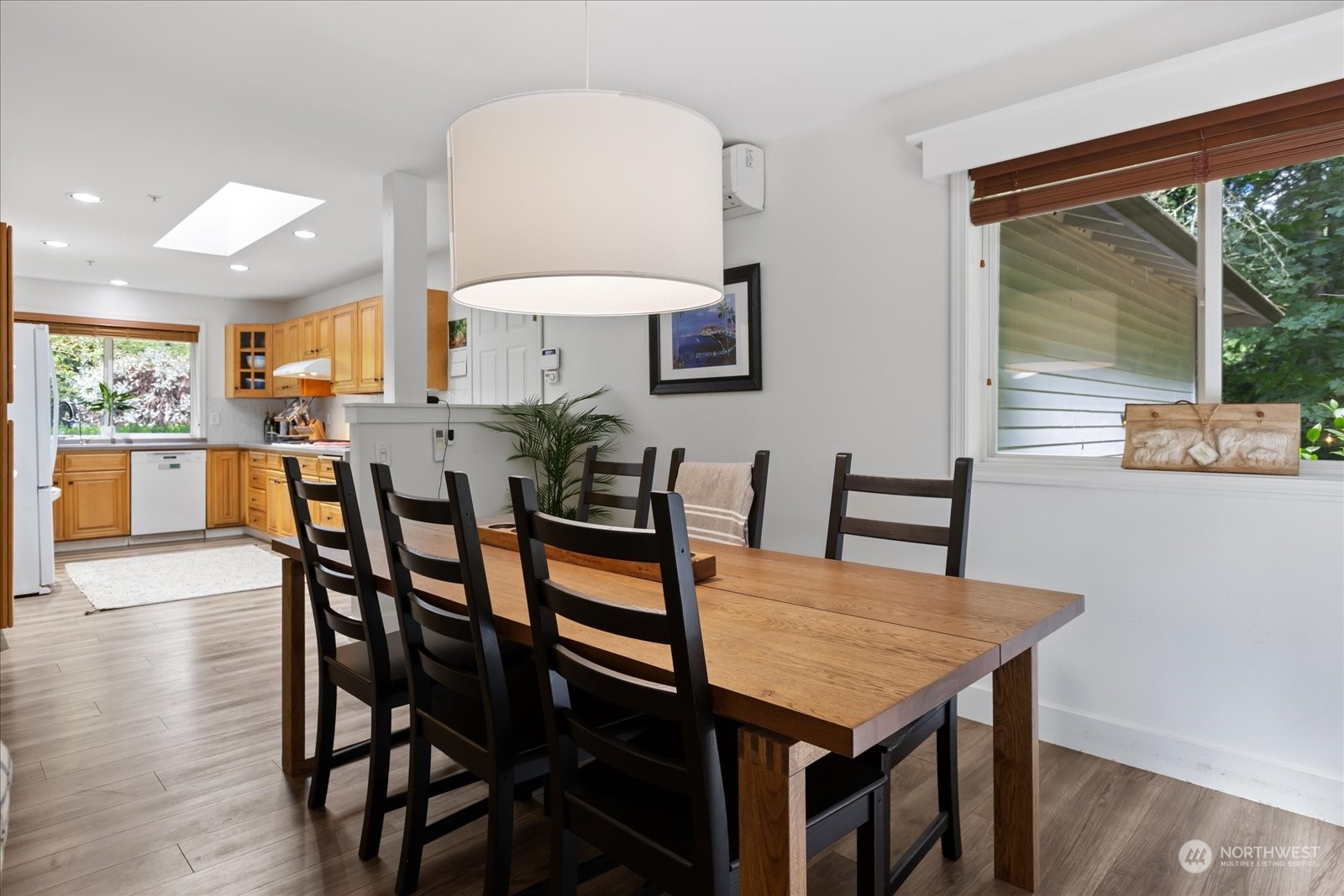 25927 Southeast 164th Street Issaquah, WA 98027 - Photo 7 of 40