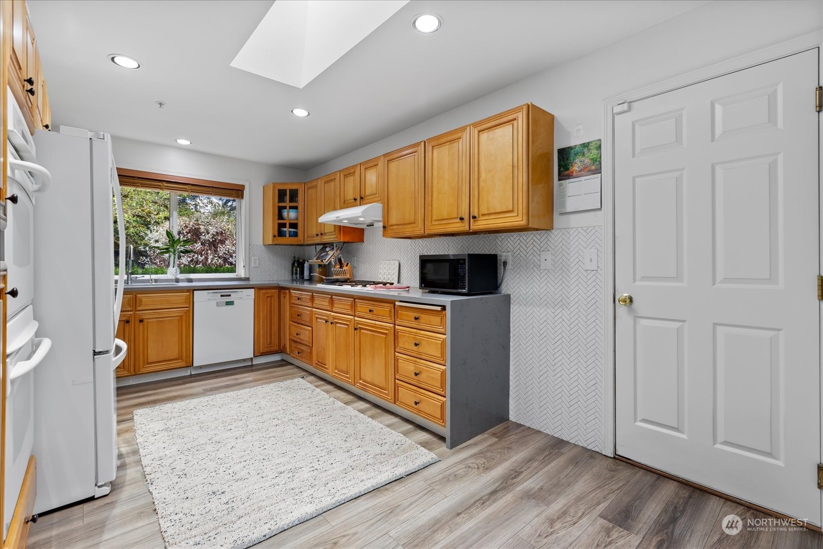 25927 Southeast 164th Street Issaquah, WA 98027 - Photo 9 of 40