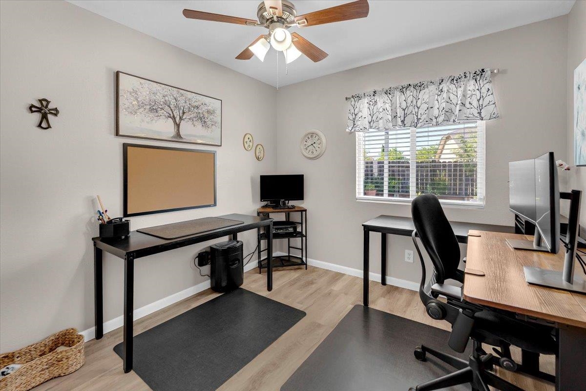 2110 Gentry Way Red Bluff, CA 96080 - Photo 25 of 47 a view of a livingroom with workspace and a window