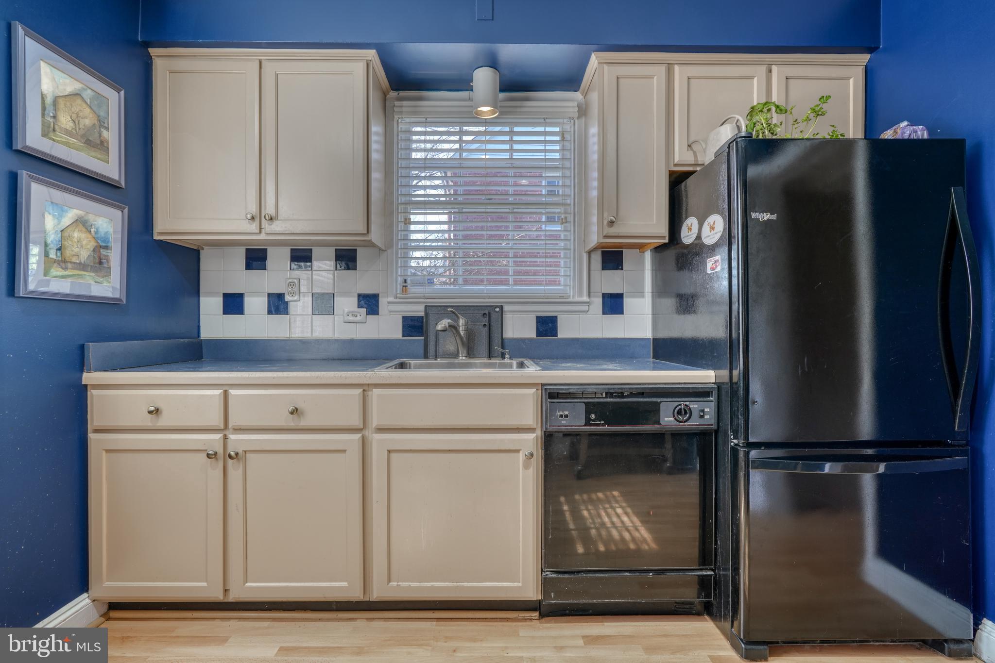 327 Broadmoor Road Baltimore, MD 21212 - Photo 12 of 48