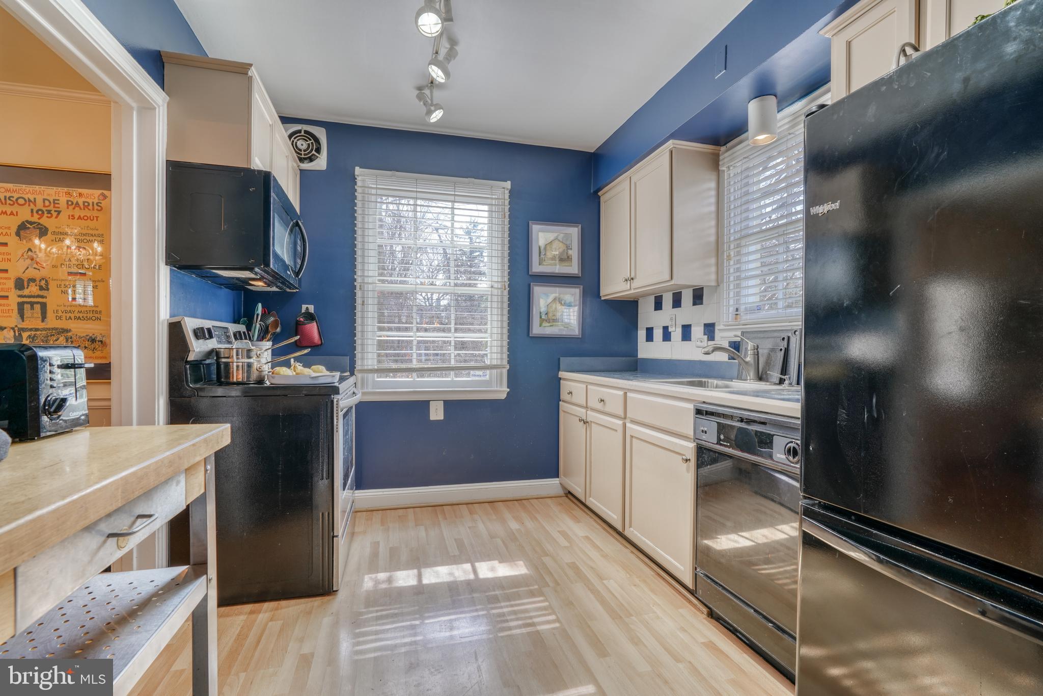 327 Broadmoor Road Baltimore, MD 21212 - Photo 13 of 48