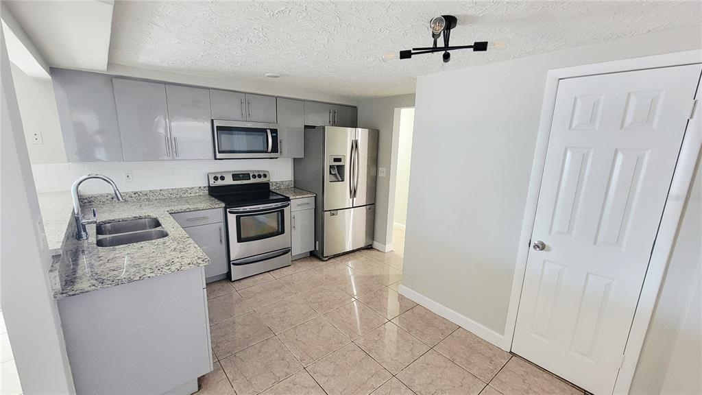 3332 Umber Road Holiday, FL 34691 - Photo 14 of 32