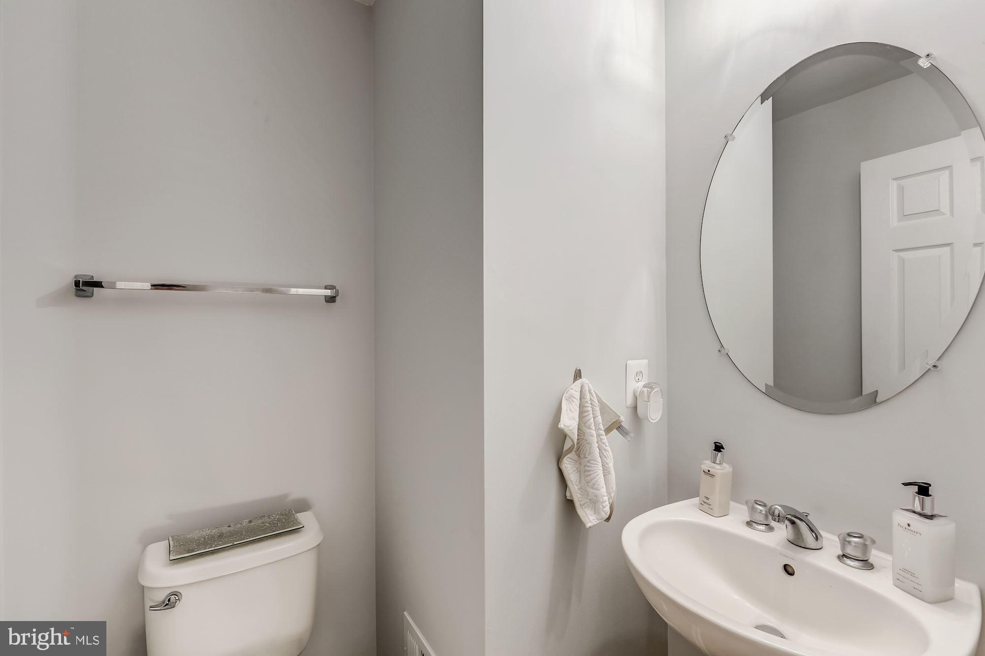 25450 South Riding Boulevard Chantilly, VA 20152 - Photo 25 of 41 Gallery Image 25