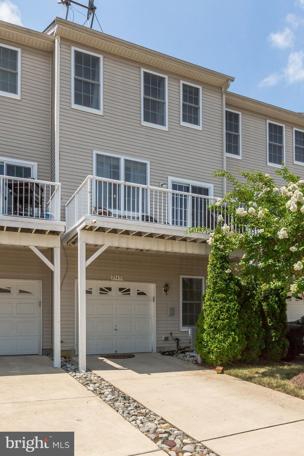 25450 South Riding Boulevard Chantilly, VA 20152 - Photo 4 of 41 Gallery Image 4