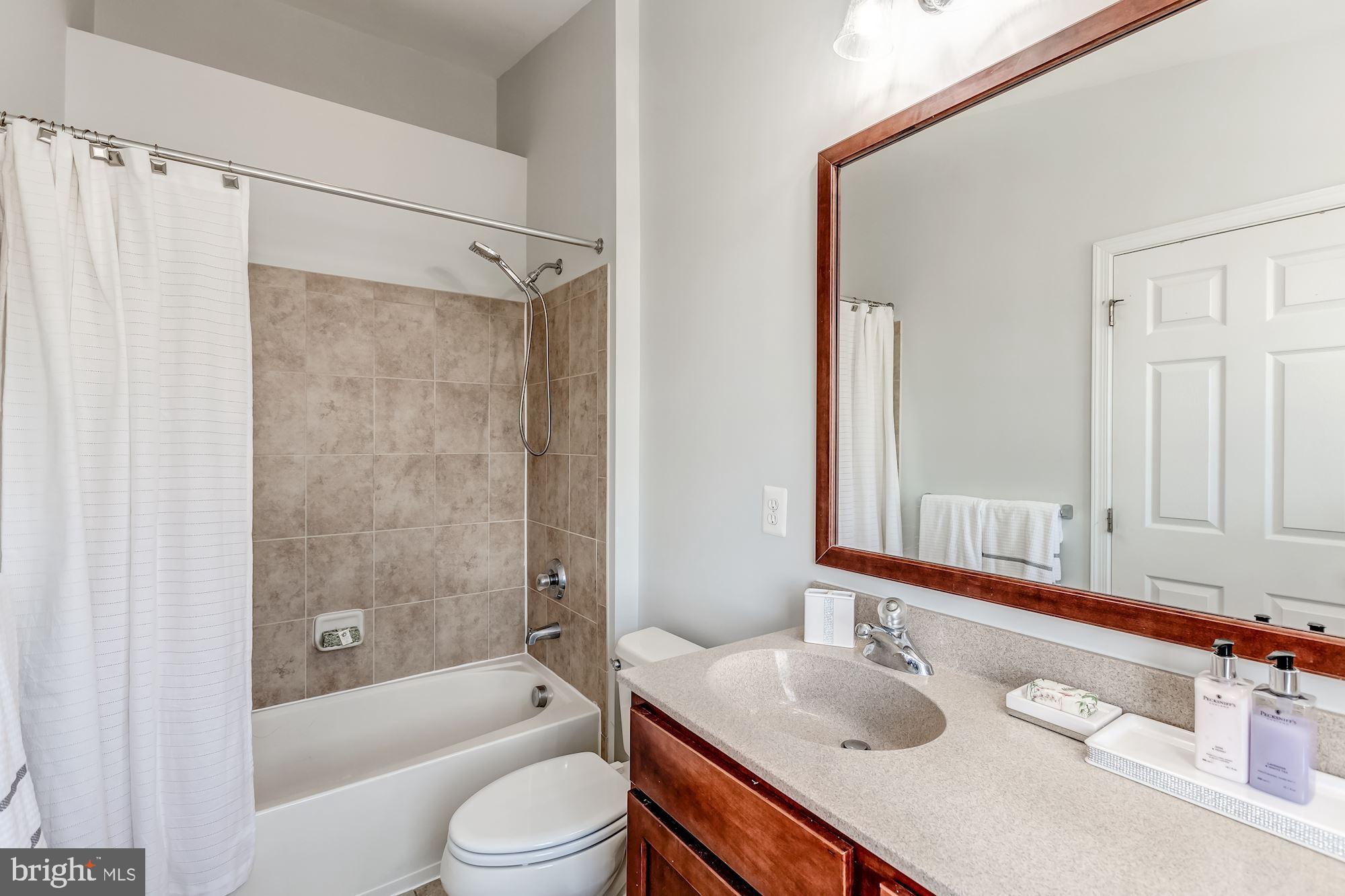 25450 South Riding Boulevard Chantilly, VA 20152 - Photo 33 of 41 Gallery Image 33