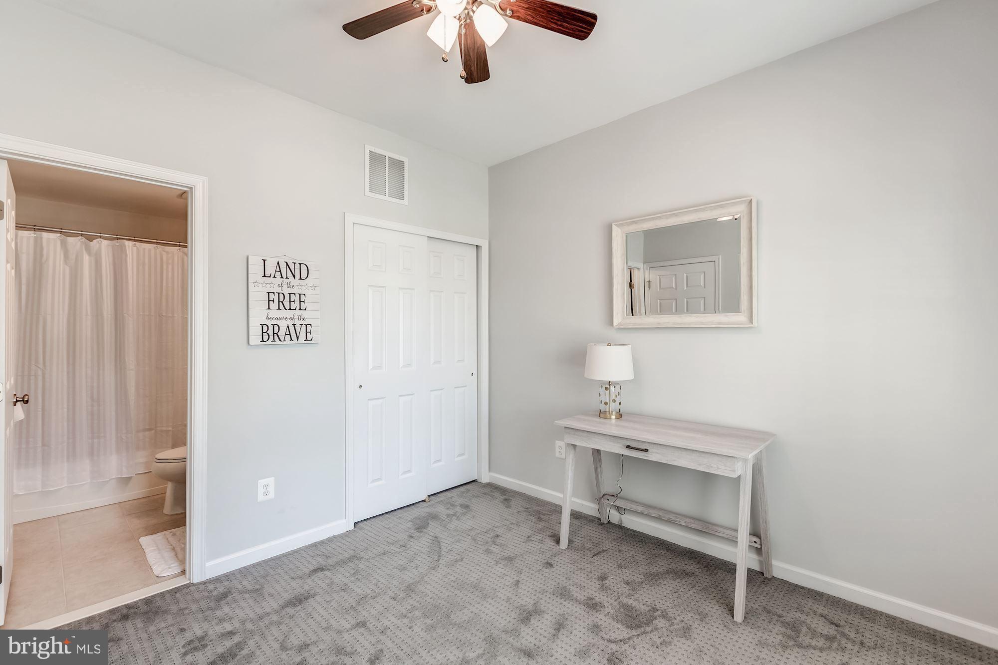 25450 South Riding Boulevard Chantilly, VA 20152 - Photo 39 of 41 Gallery Image 39