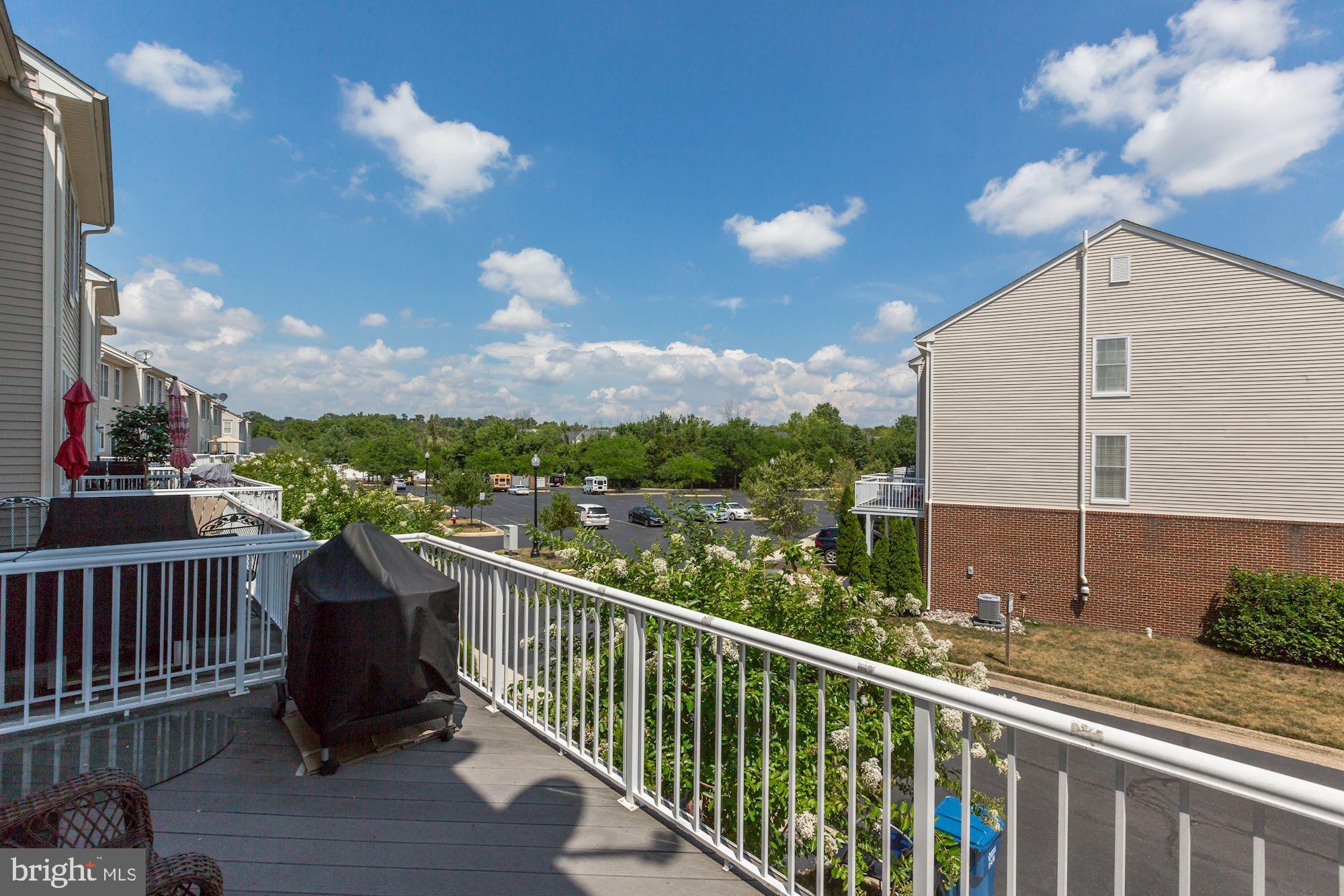 25450 South Riding Boulevard Chantilly, VA 20152 - Photo 6 of 41 Gallery Image 6