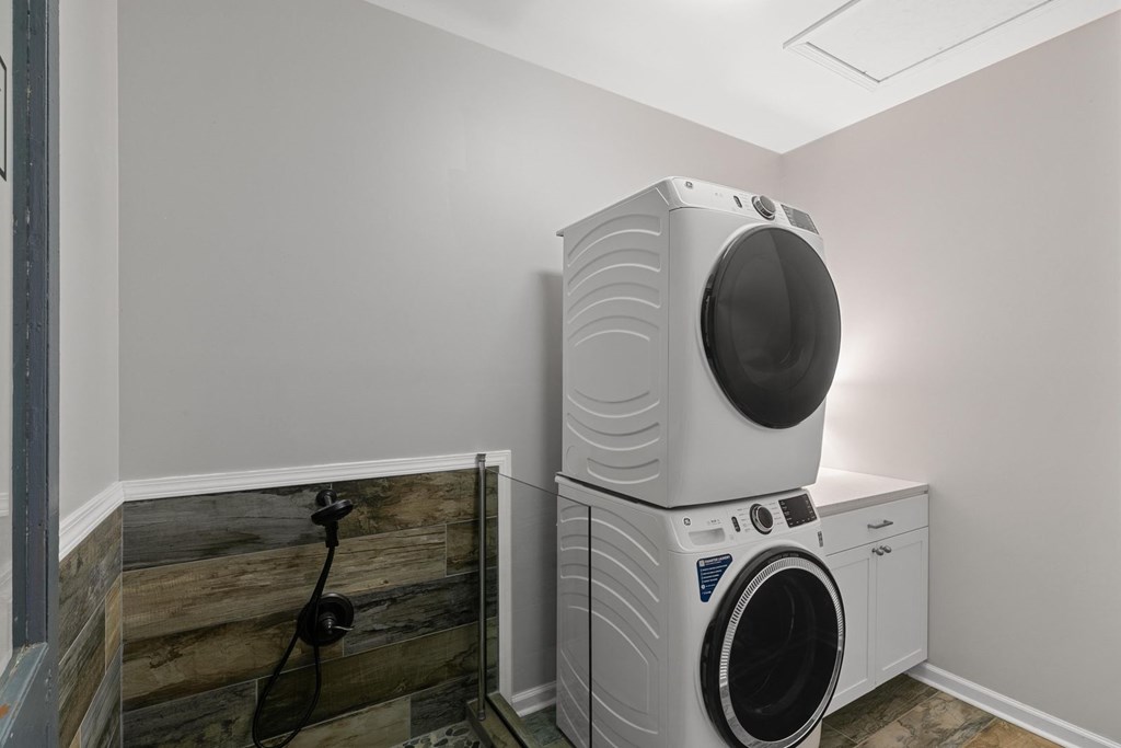 1311 Faulk Road Dothan, AL 36301 - Photo 32 of 61 Laundry room