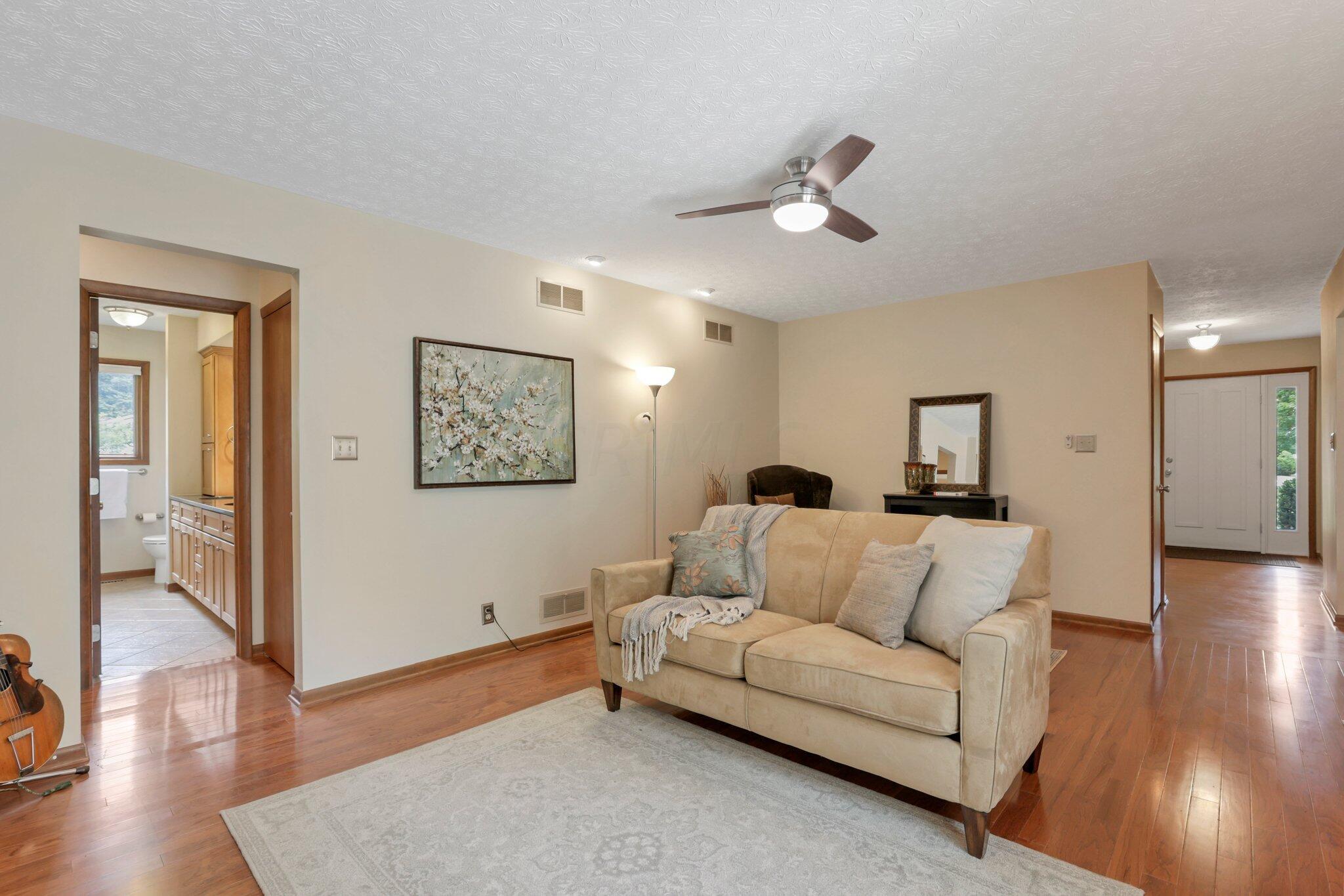 5611 Wilcox Road Dublin, OH 43016 - Photo 20 of 48 Family Room