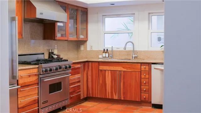 $1,695,000 | 214 North Irena Avenue, Unit B, Redondo Beach, CA 90277