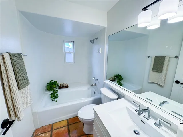 $1,695,000 | 214 North Irena Avenue, Unit B, Redondo Beach, CA 90277