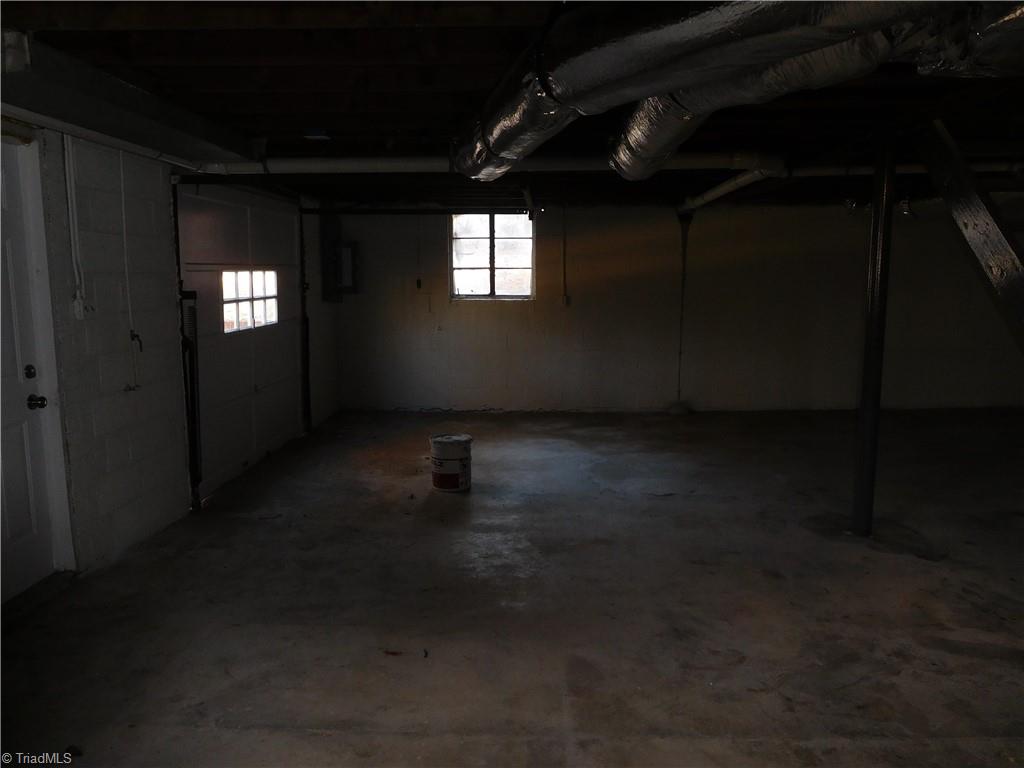 505 Motor Road Winston-Salem, NC 27105 - Photo 26 of 29 Den/Study/Office - Great Space!