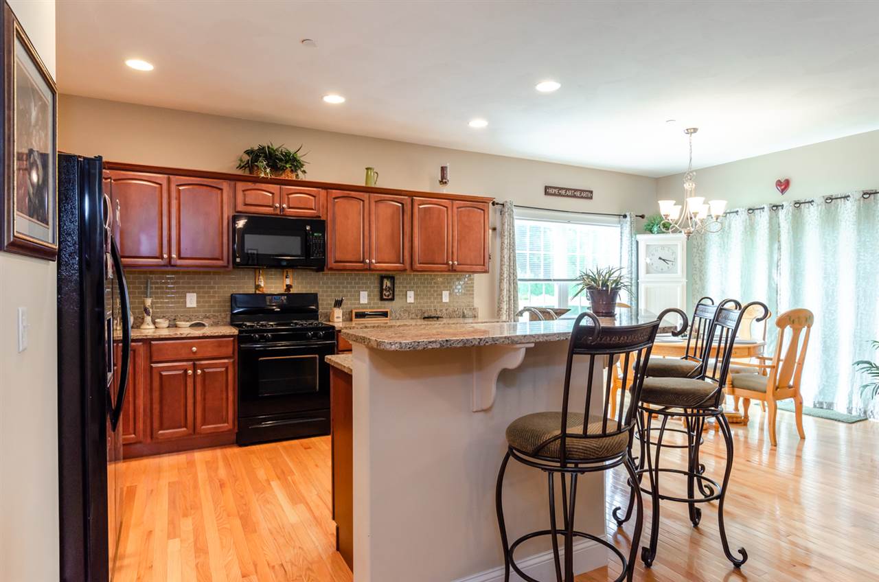 2 Thorn Hill Road Hooksett, NH 03106 - Photo 3 of 25