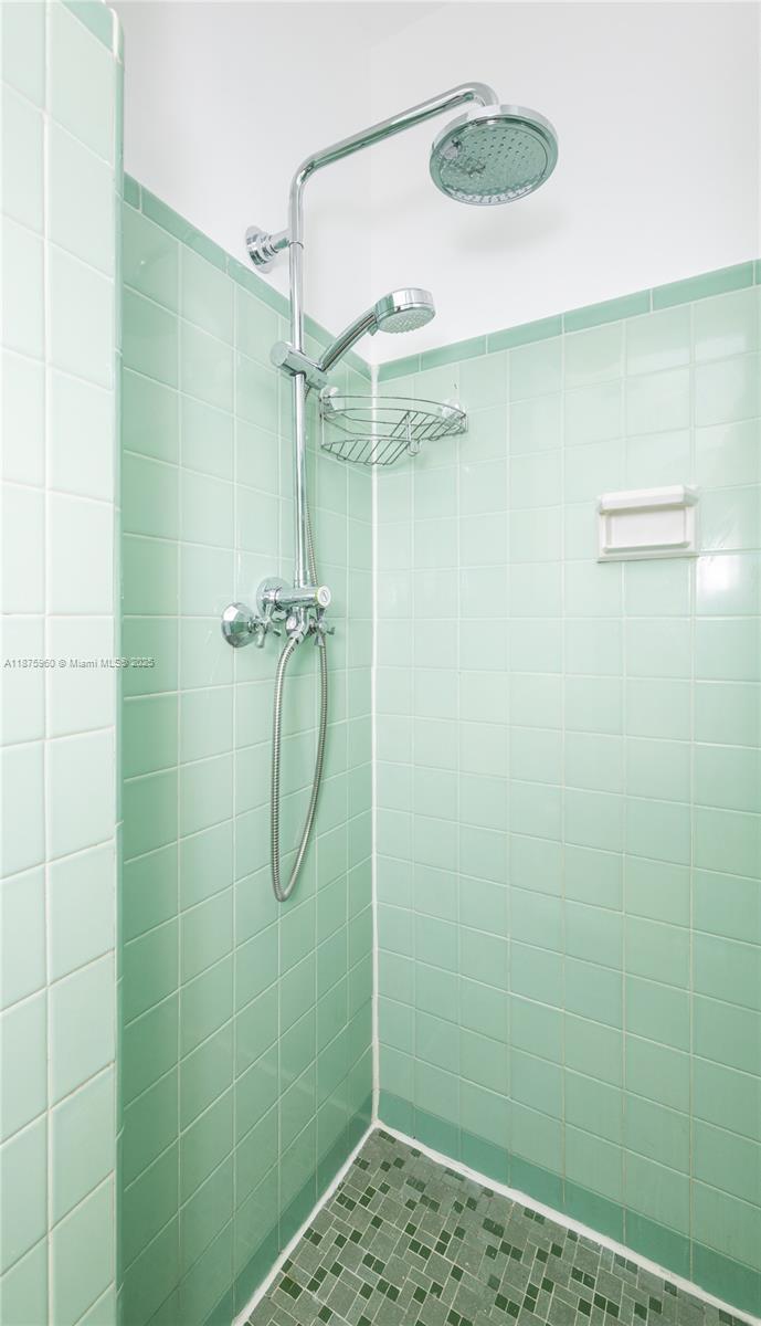 3220 North Surf Road, Unit 1 Hollywood, FL 33019 - Photo 23 of 28 Master Shower