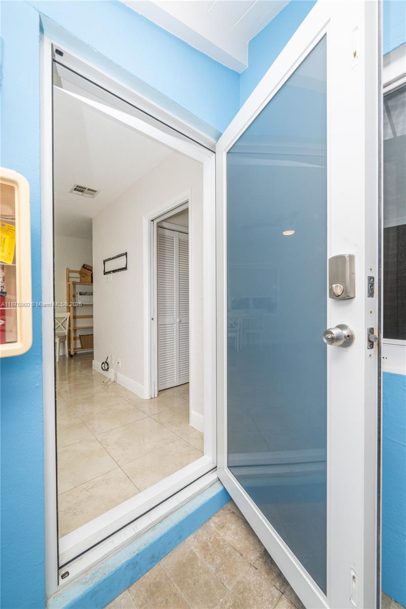 3220 North Surf Road, Unit 1 Hollywood, FL 33019 - Photo 6 of 28 Entrance