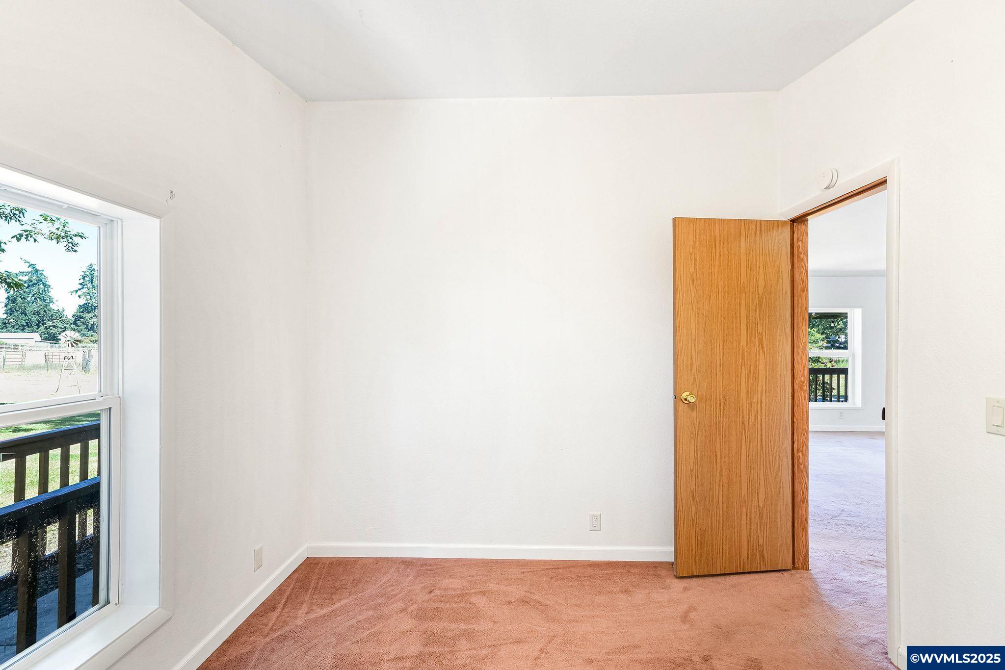 1677 Talbot Road Southeast Jefferson, OR 97352 - Photo 18 of 43 Gallery Image 18