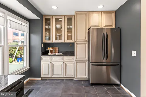 $725,000 | 104 South Wise Street, Arlington, VA 22204